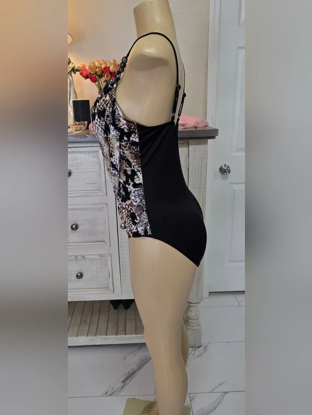 Magie Suit NWOT Women’s One Piece  Swiminsuit Size 12.
